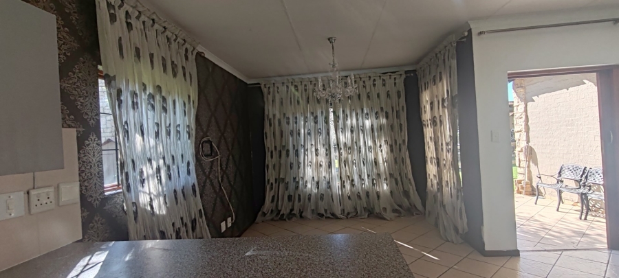 2 Bedroom Property for Sale in The Coves North West